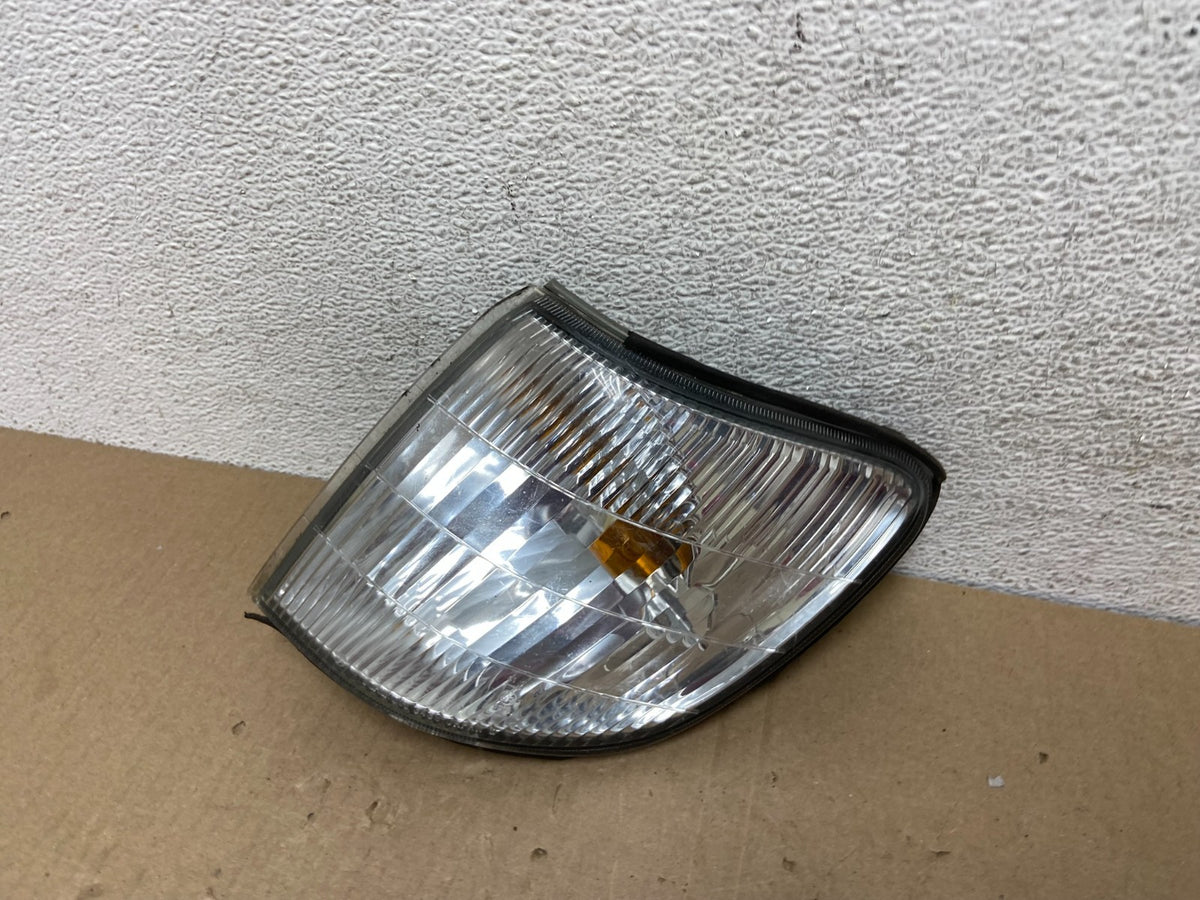 2001 to 2002 Subaru Forester SF5 Left Front Corner Light Indicator Signal AE92391
