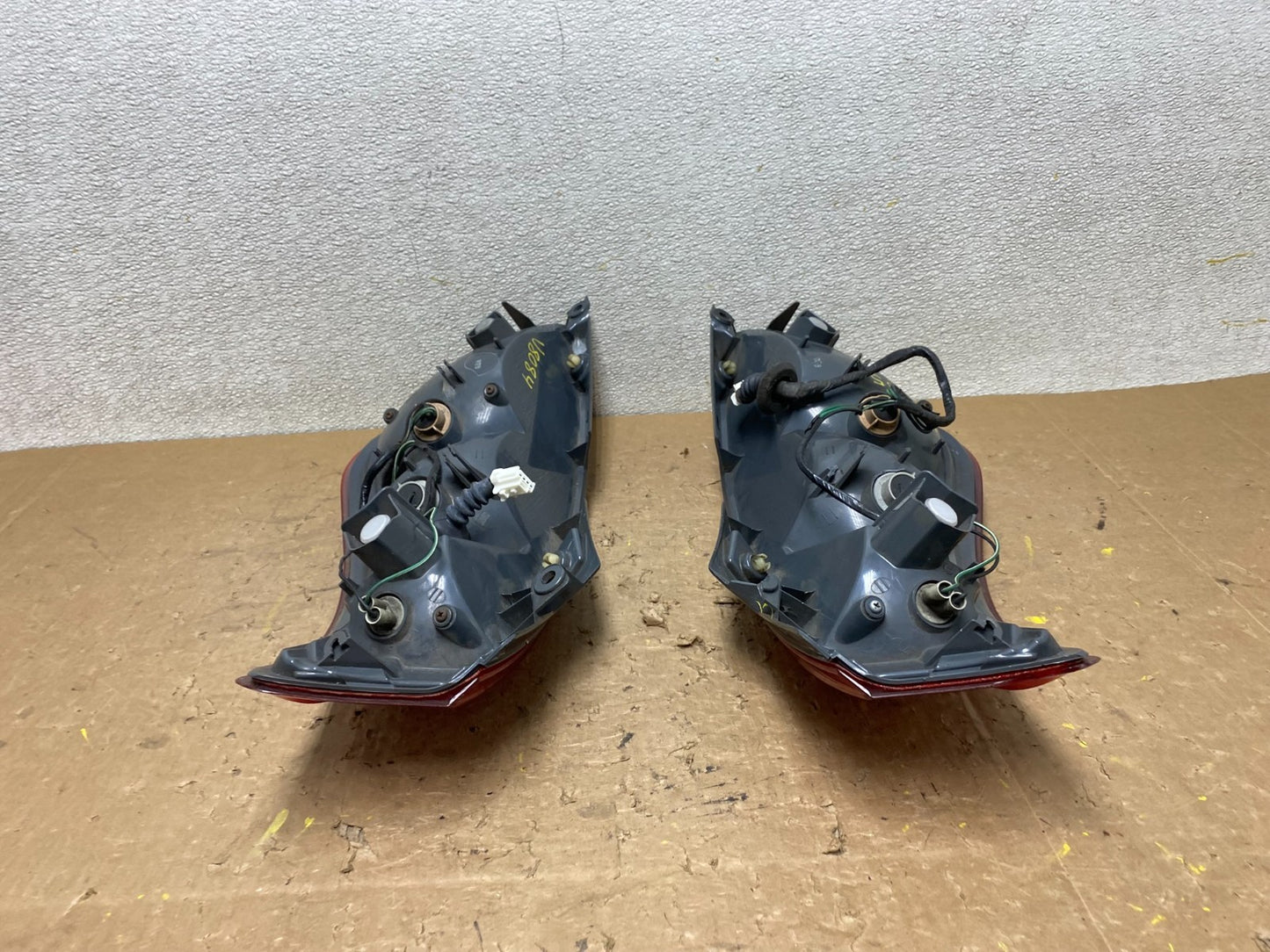 2003 2004 2005 Nissan Murano Left+Right Side Tail Lights Oem V8084 DW11