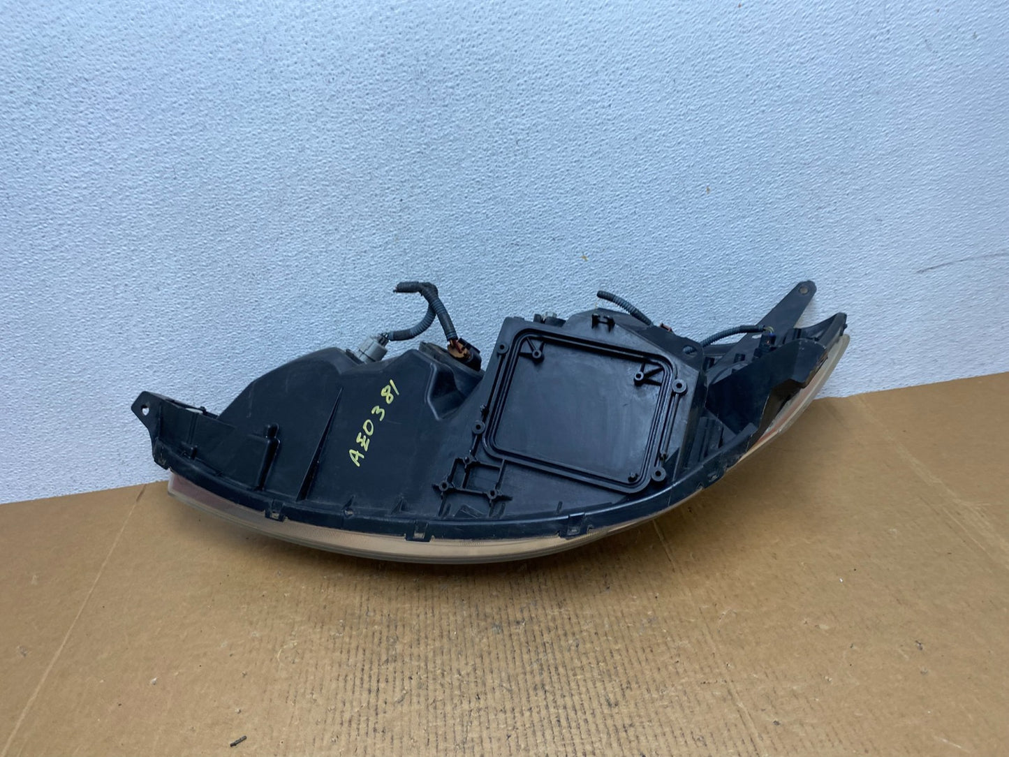 2006 to 2010 Toyota Sienna Right Passenger Rh Side Headlight Halogen AE0381 DW8