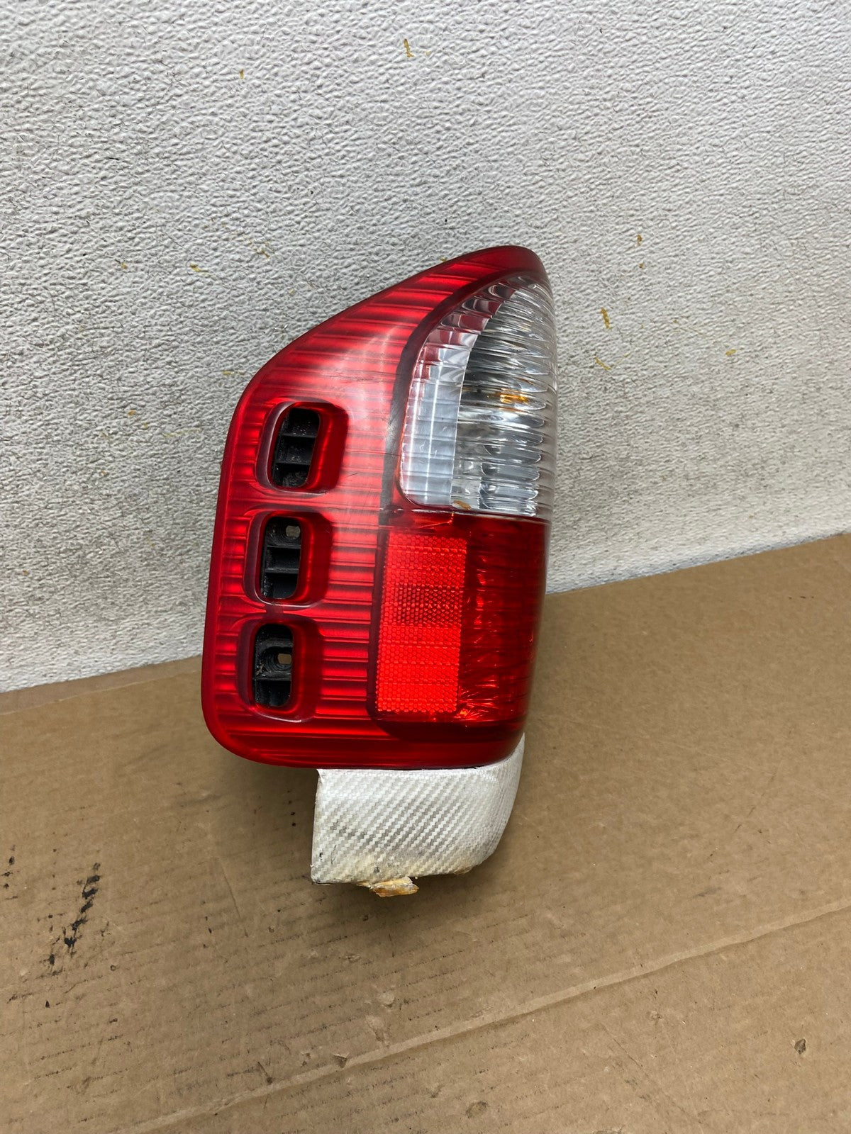 2000 to 2004 Isuzu Rodeo Left Side Tail Light AH7856 LK1
