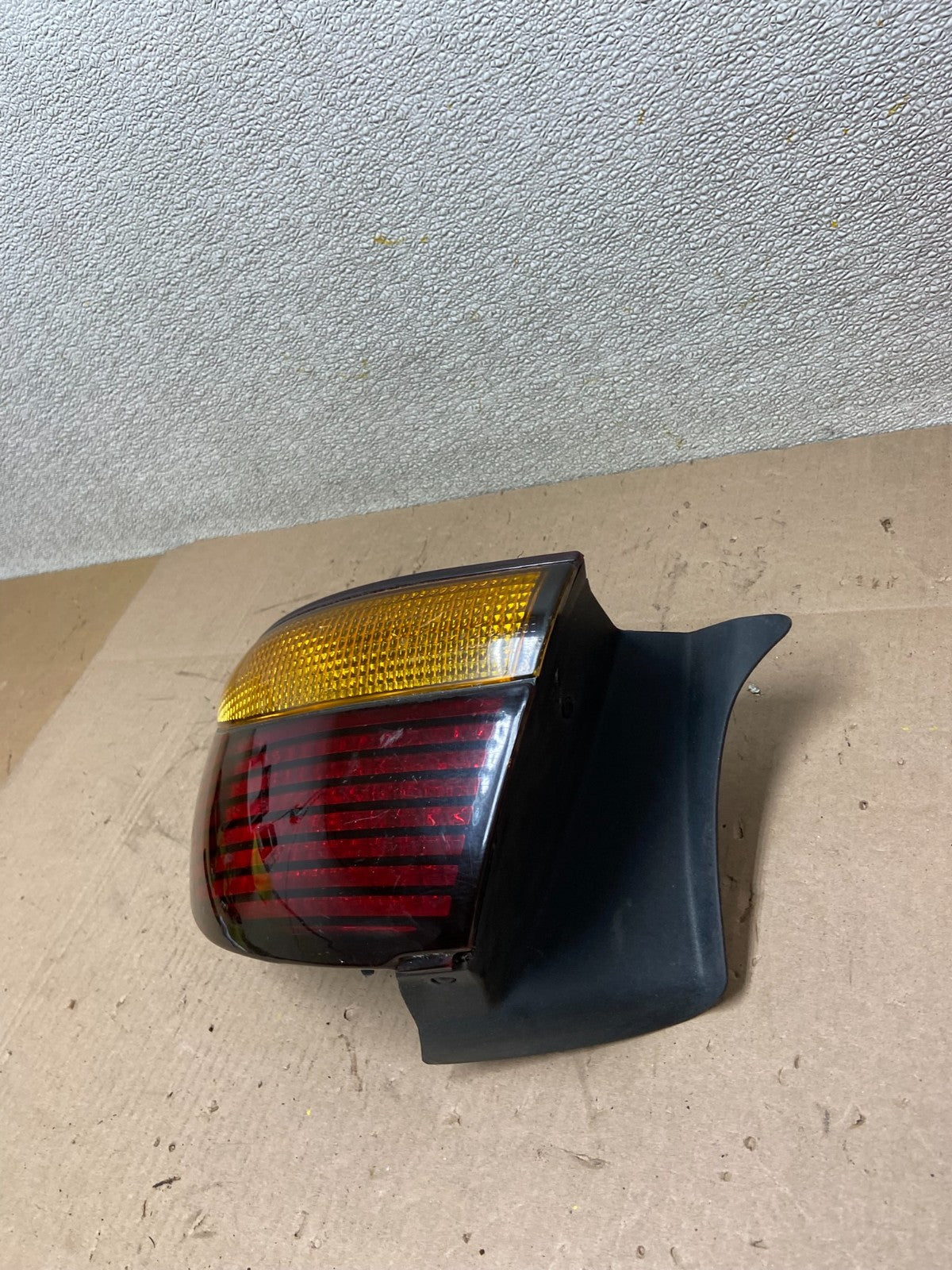 1996 to 1999 Pontiac Bonneville Right Passenger RH Side Tail Light OEM AA0435 DW1