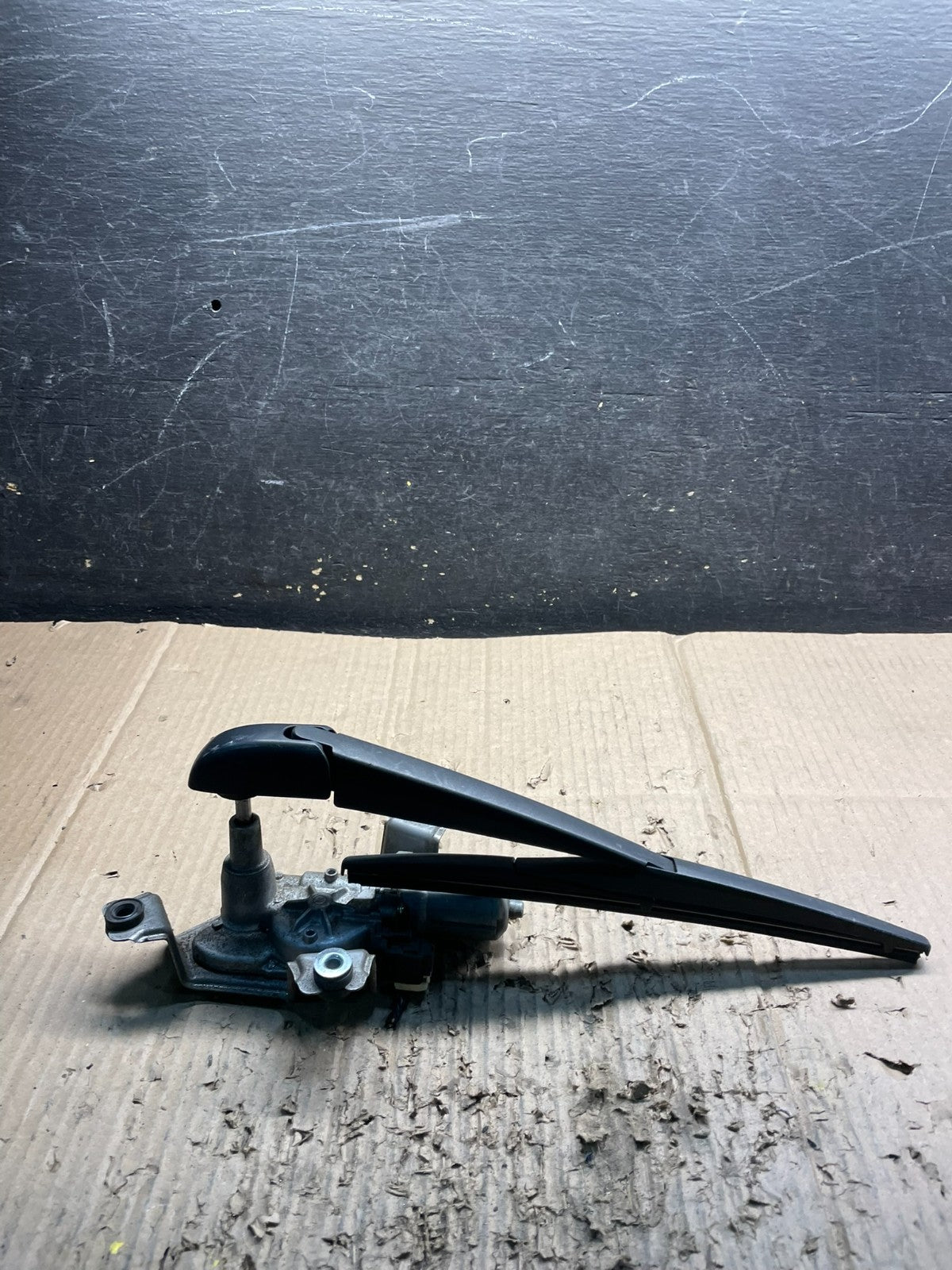 2014-2021 Dodge Durango  Tailgate Back Door Rear Wiper Motor Wiper X4235 DG1