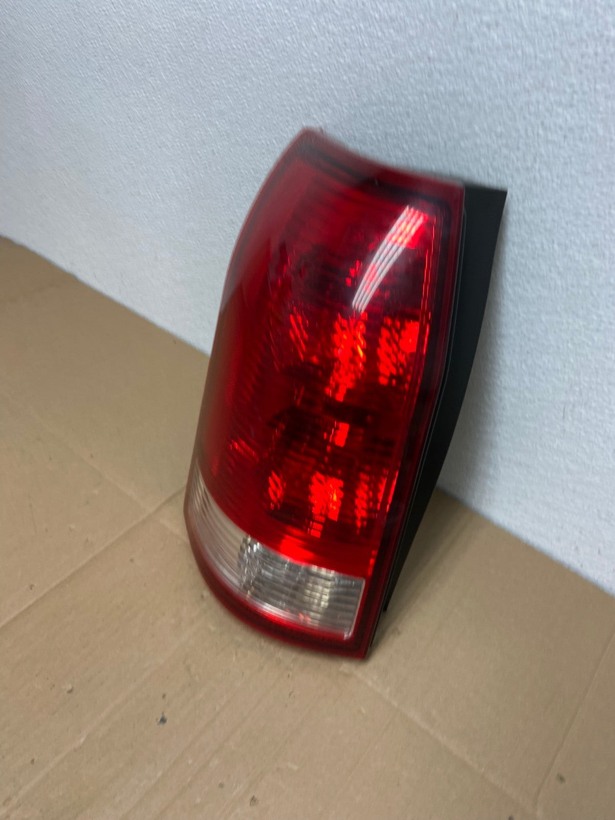 2004 2005 2006 2007 Saturn Vue Left Driver Lh Side Tail Light Oem AB8053 LK1