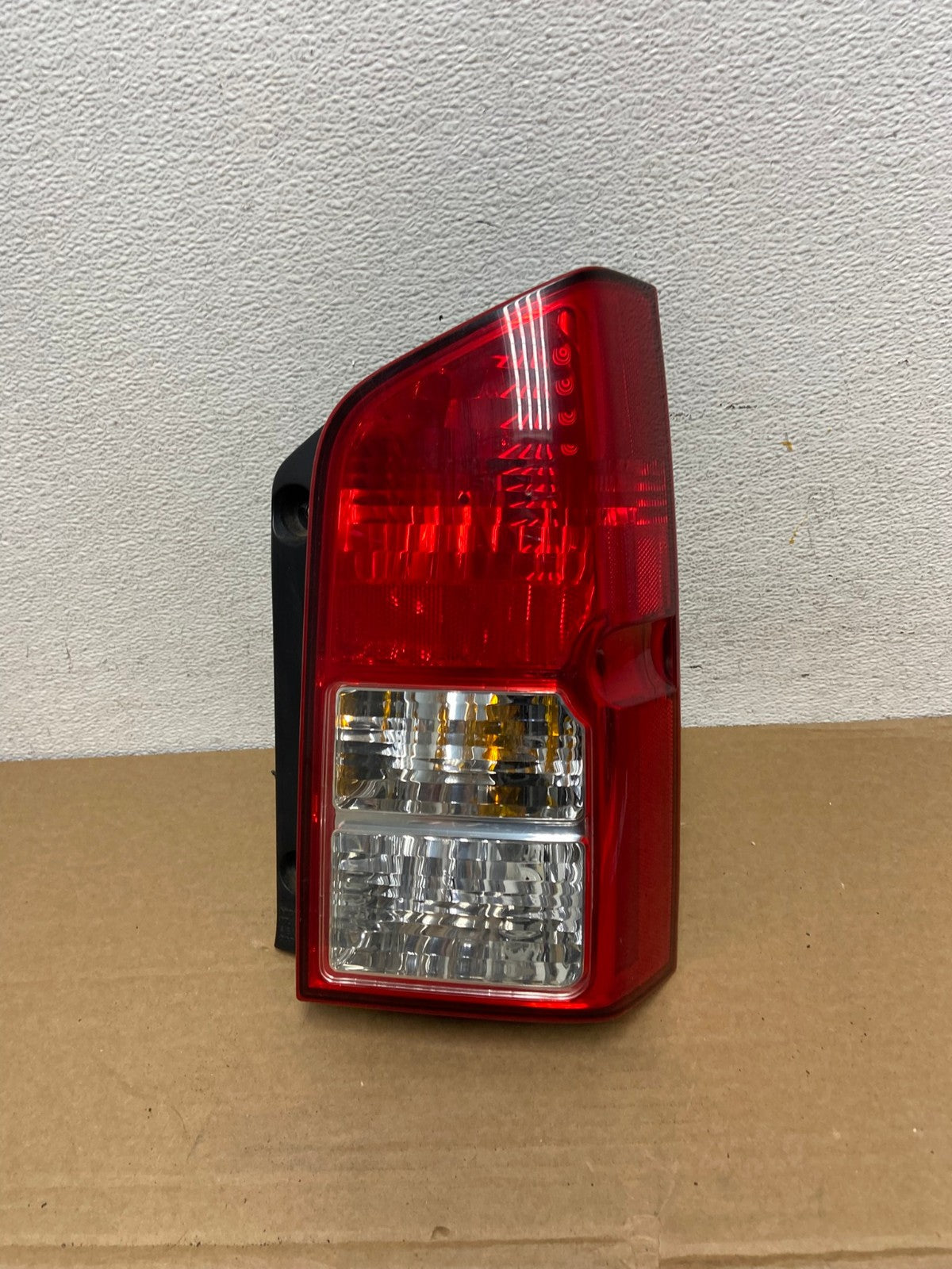 2005 to 2012 Nissan Pathfinder Right Passenger RH Side Tail Light AD3783 LK0