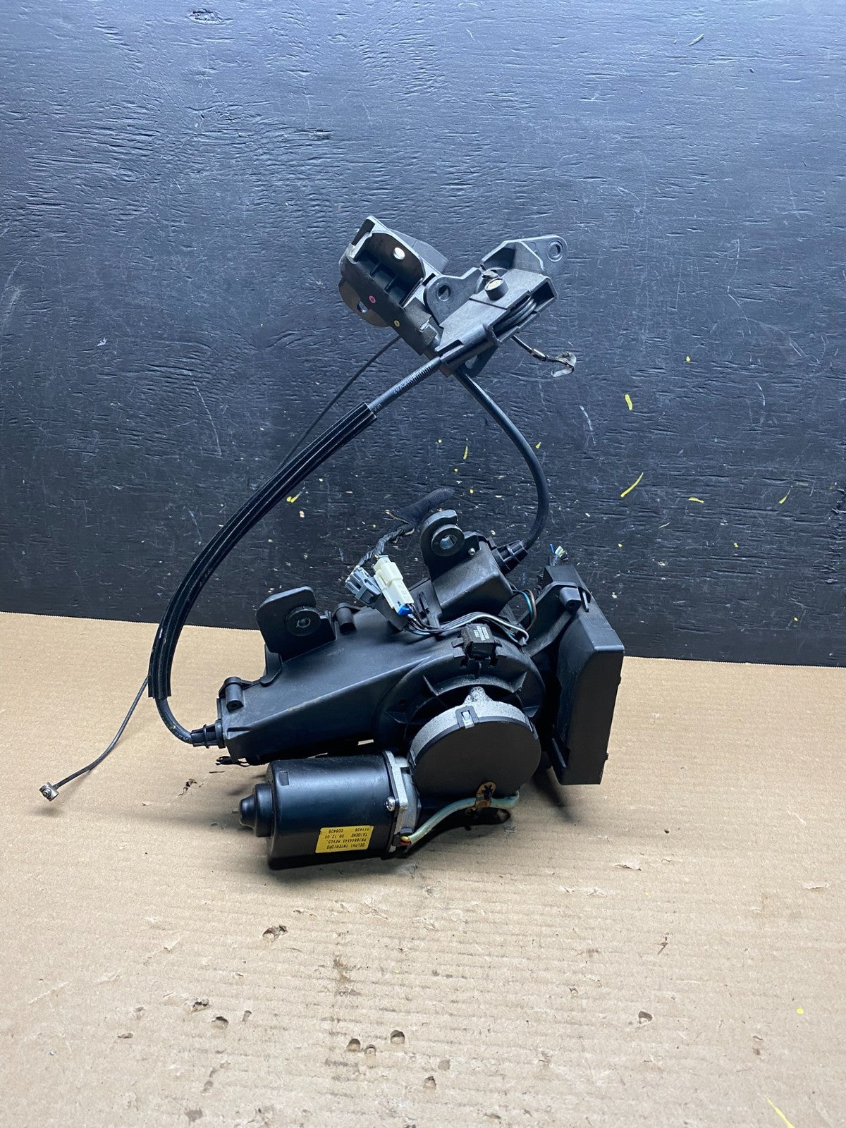 2007-2014 Kia Sedona Left Electric Power Sliding Door Motor Regulator S2828 DG0