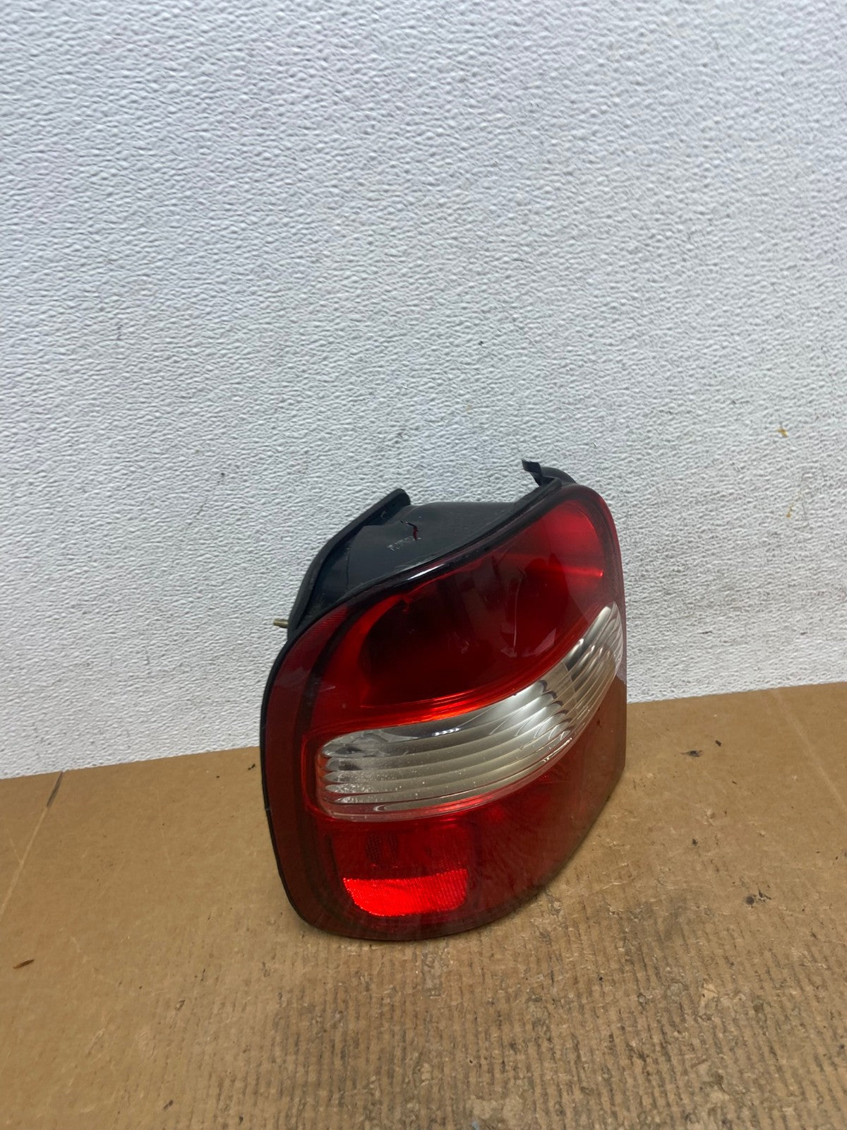 1998 to 2002 Kia Sportage Left Driver LH Side Tail Light AE2859 LK2