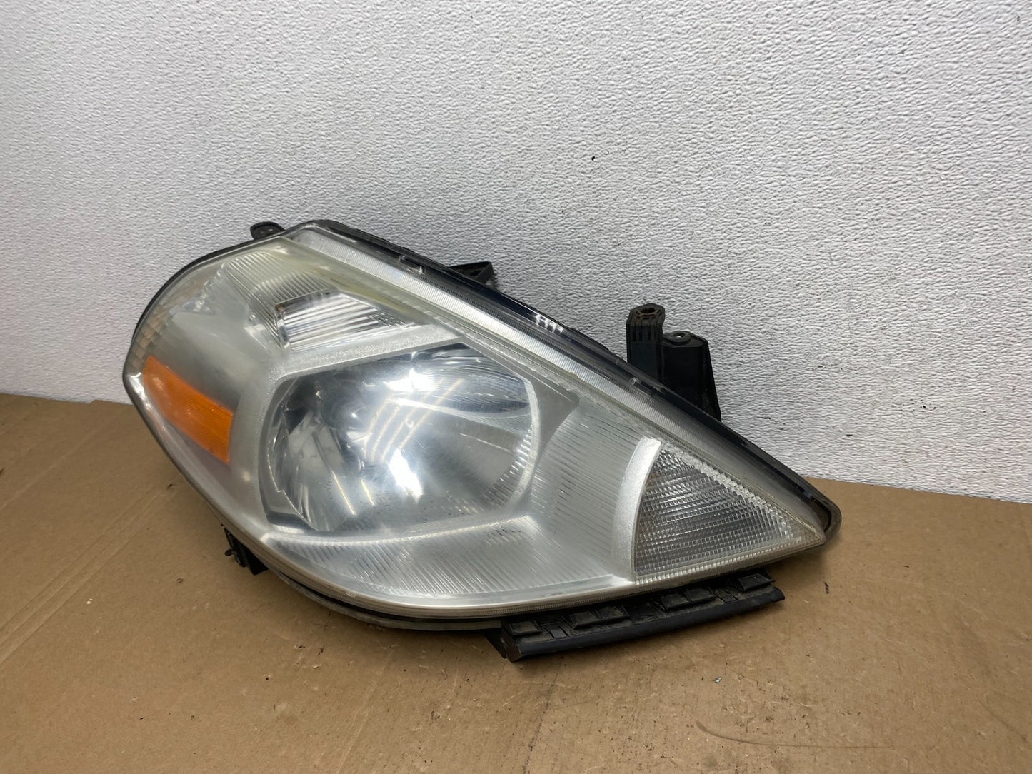 2008 to 2012 Nissan Versa Headlight Right Passenger Rh Side AC5736 DW1
