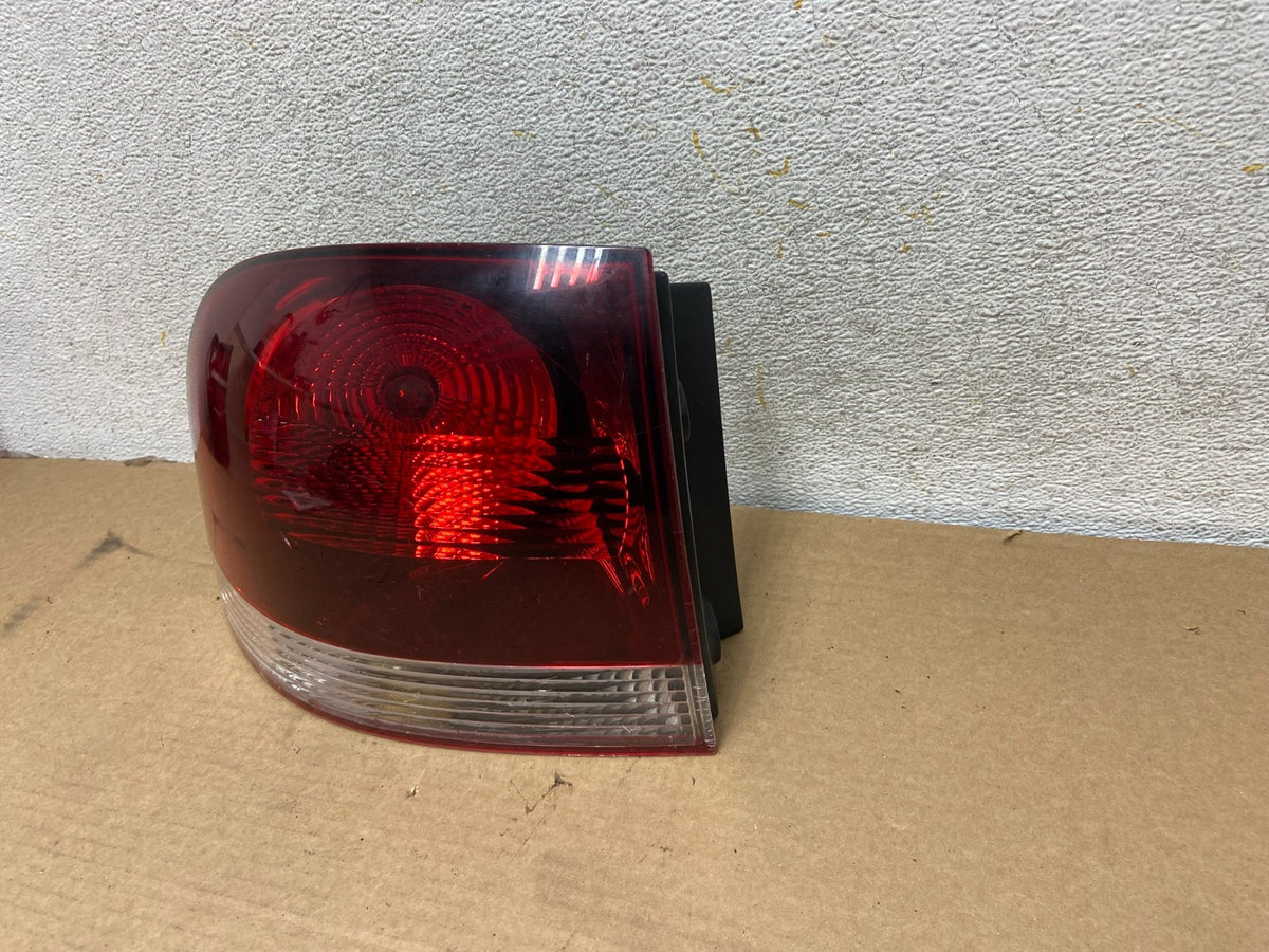 2007-2010 Volkswagen Touareg Lh Driver Left Side Tail Light AH4441 DW2