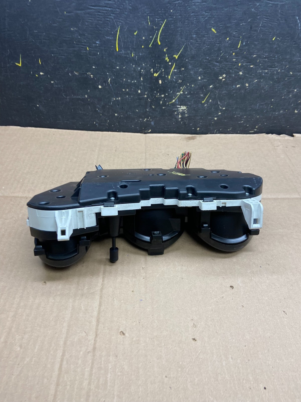 2005 2006 2007 Pontiac Vibe Speedometer Instrument Cluster Gauges Y2106 DG4