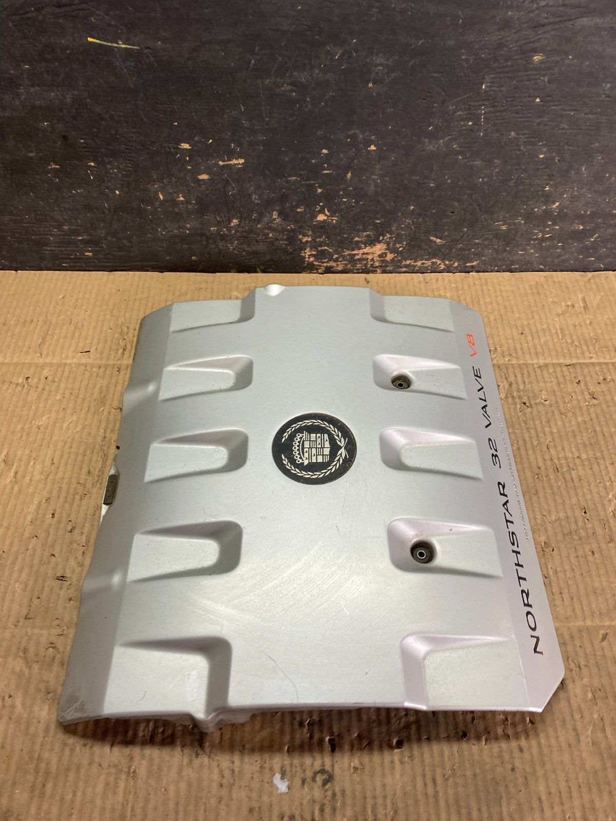 2001 to 2004 Cadillac Deville Seville Northstar Engine Motor Cover T9453 DG3