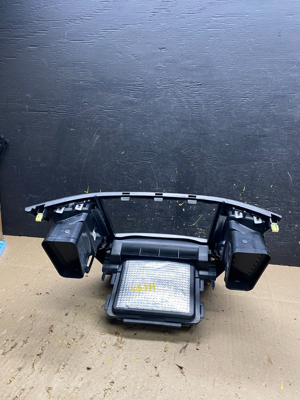 2010 - 2014 Subaru Outback Radio Console Dashboard Center Panel Trim U5371 DG5