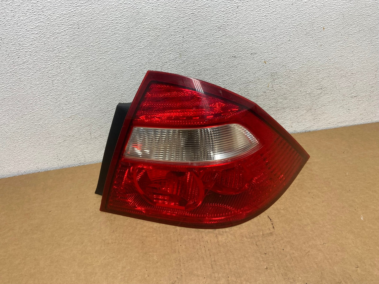 2005 2006 2007 Ford Five Hundred Right Passenger RH Tail Light AD5403 LK0
