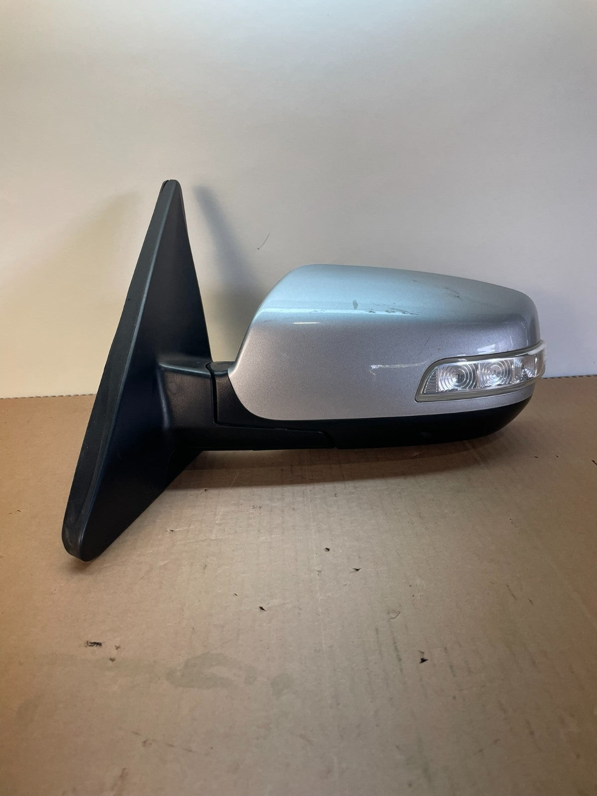 2011 - 2015 Kia Sorento Left Driver Lh Side Door Mirror Turn Signal Oe AH8593 DG0