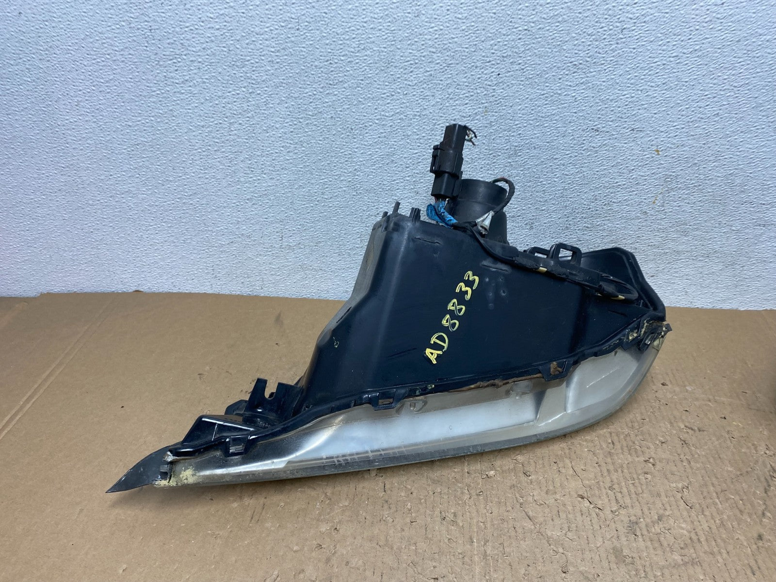 2000 to 2005 Mercury Sable Right Passenger Side Halogen Headlight AD8833 DW8