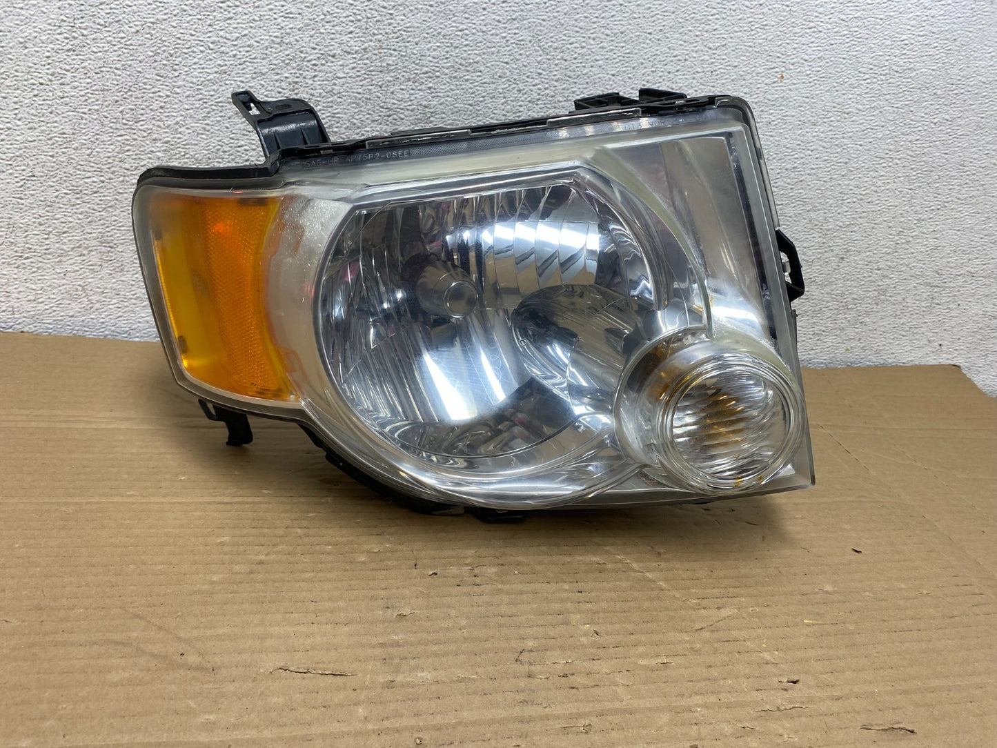 2008 to 2012 Ford Escape Headlight Right Passenger RH Side Halogen AG8927 DW0
