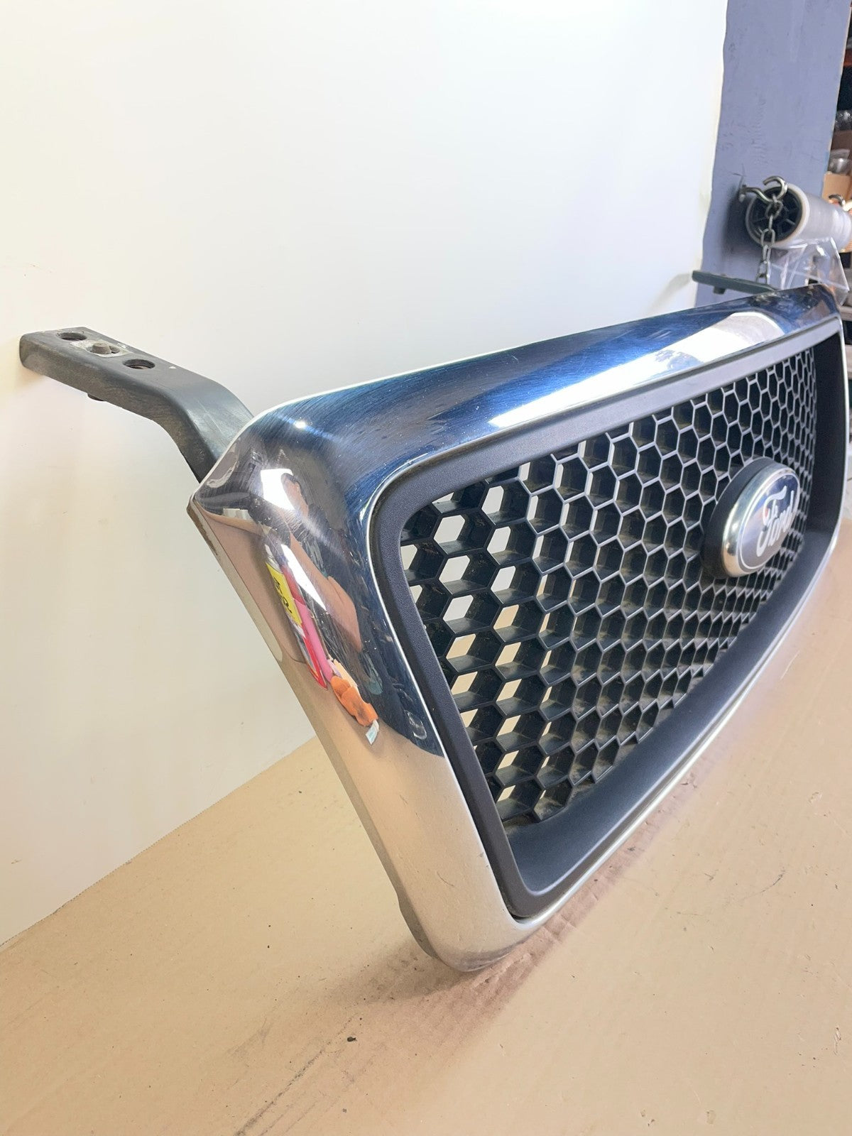 2004 to 2008 Ford F150 F-150 Front Upper Grill Grille af8524 DG2