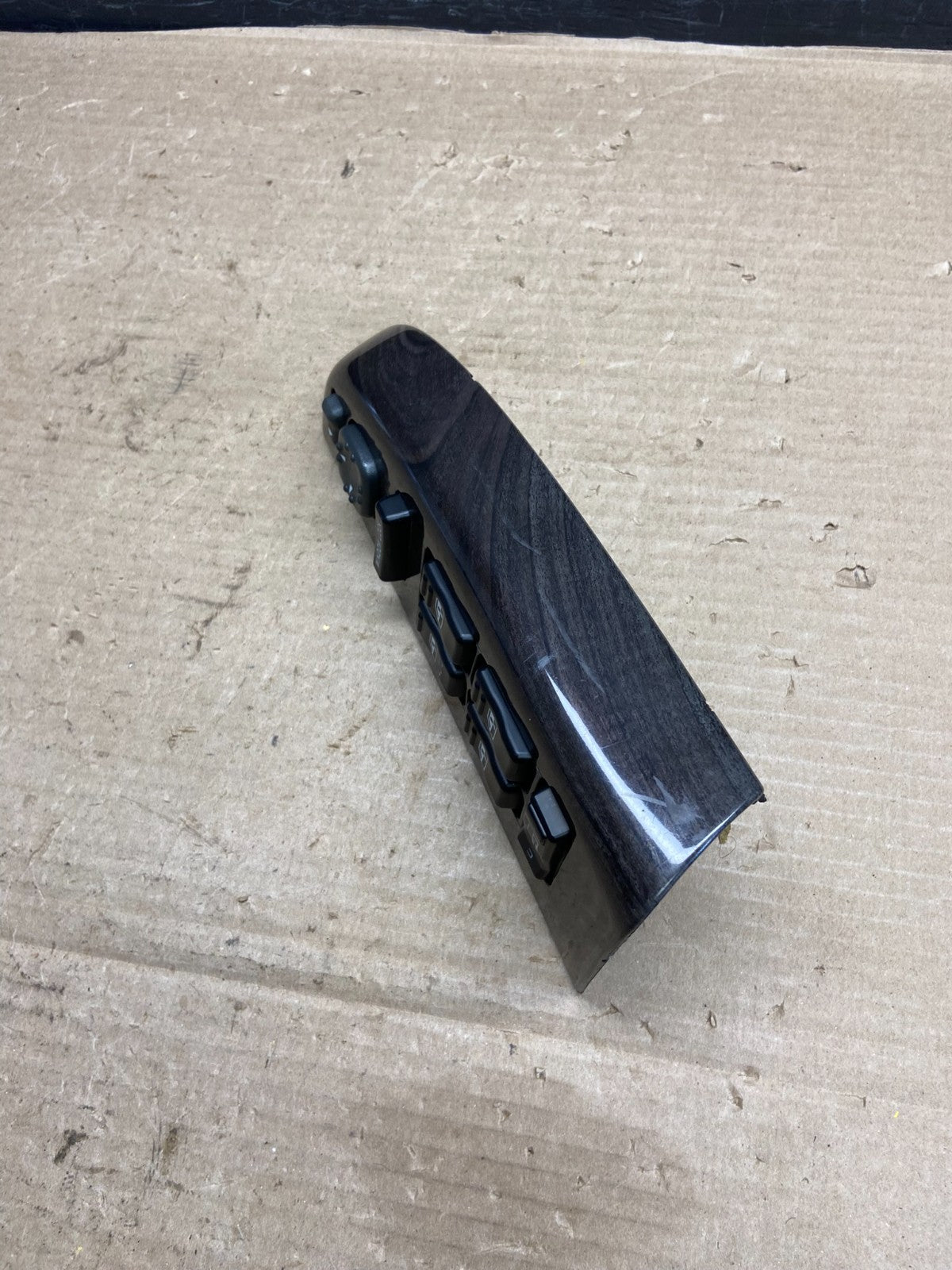 2000 to 2002 GMC Yukon Denali Front Door Power Window Master Switch AH38102