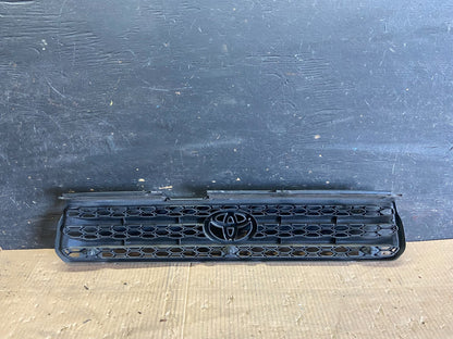 2004 2005 Toyota RAV4 Front Upper Grill Grille OEM R5501 DG8