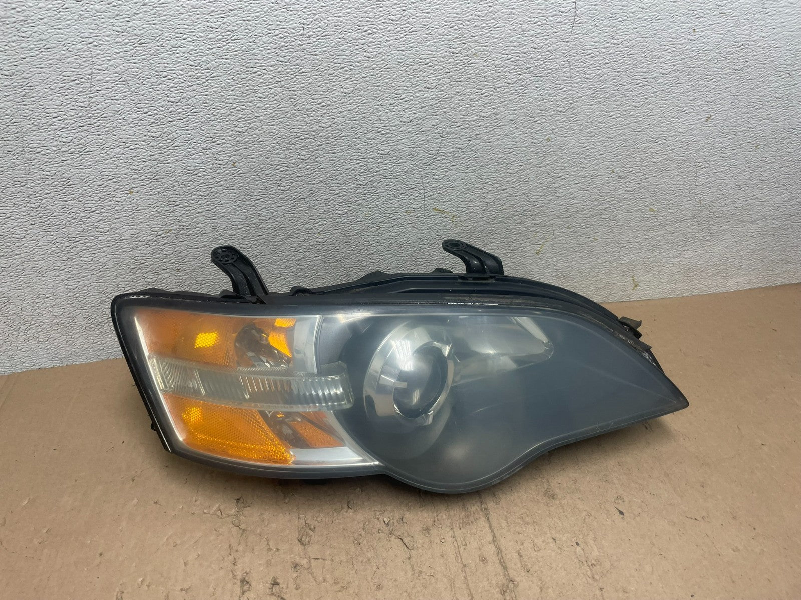 2006 to 2007 Subaru Legacy Right Passenger RH Side Black Headlight Q5239 DW0