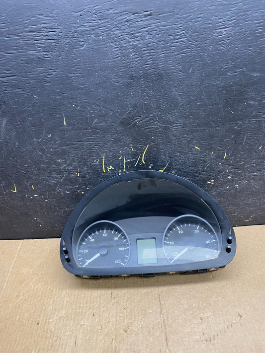2007 to 2009 Mercedes Sprinter 2500 3500 Instrument Speedometer Cluster z4386 DG0