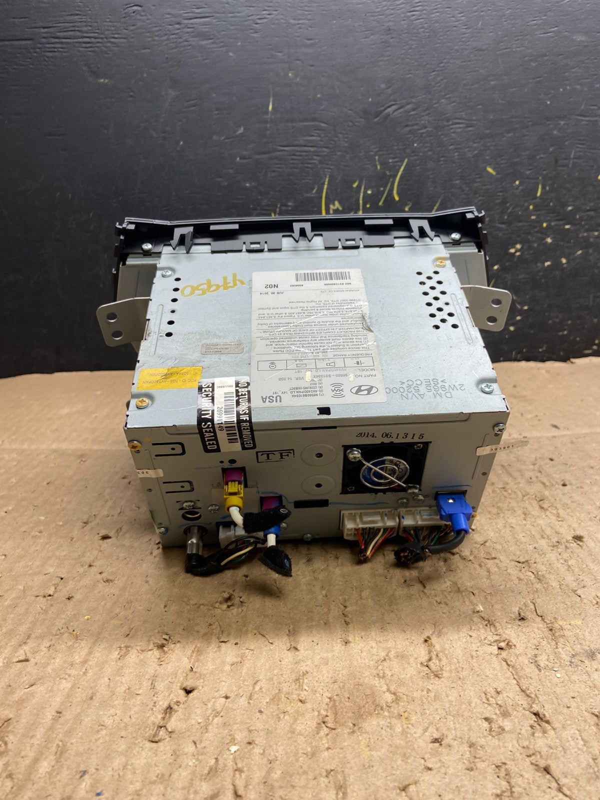 2013 to 2016 Hyundai Santa Fe AM/FM Radio CD Player Oem Y7950 DG4