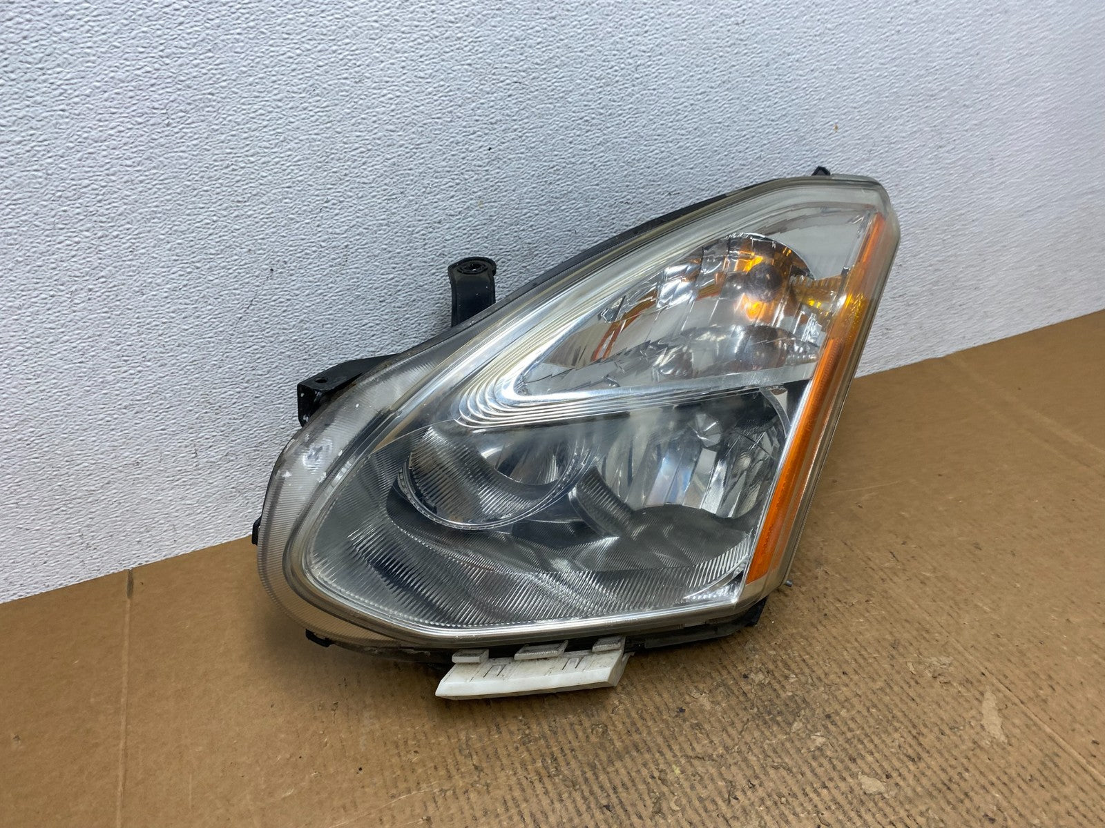 2008 to 2013 Nissan Rogue Left Driver LH Halogen Headlight AE1622 DW2