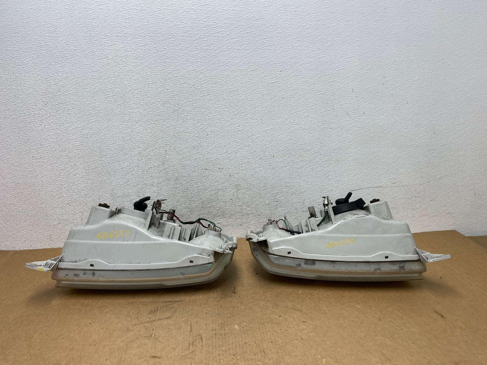 1999-2005 Suzuki Grand Vitara Left+Right Side Set Halogen Headlights AD6252 DW8