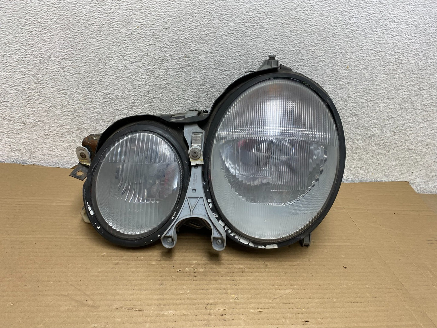 2000-2002 Mercedes E E320 E430 Left Driver LH Halogen Headlight DEPO AG8921 DW0
