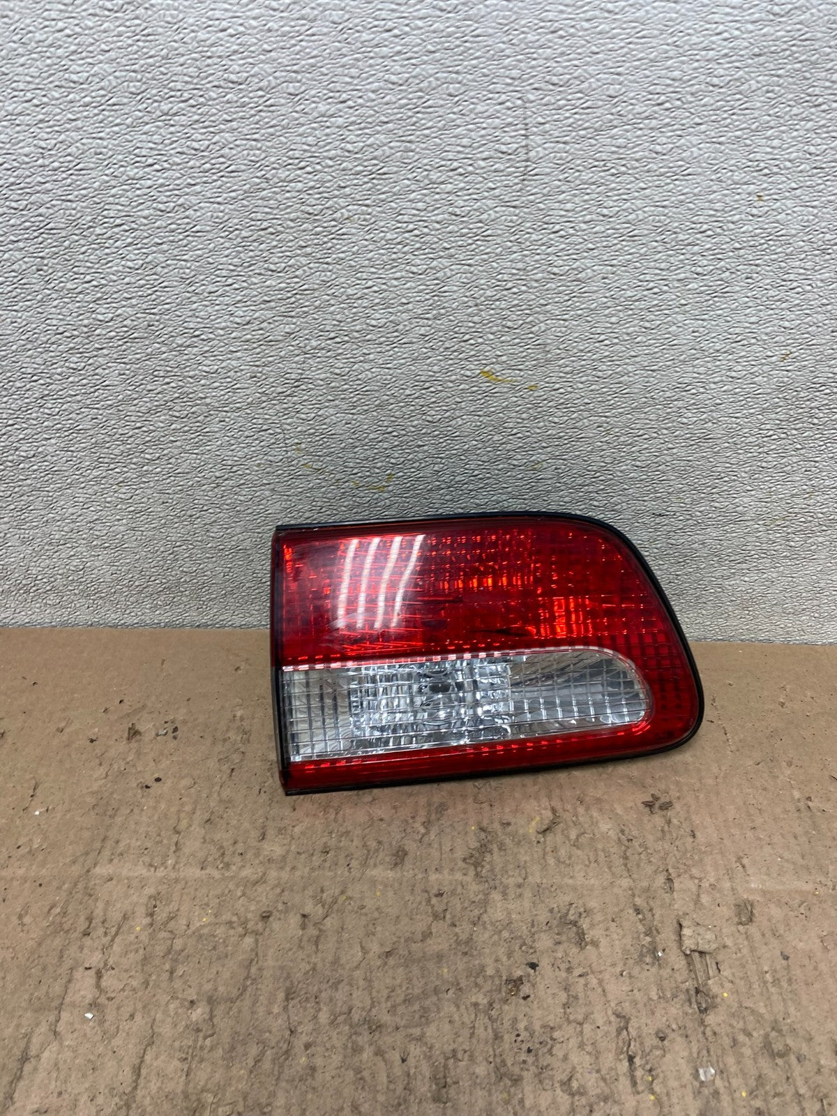 2001 - 2003 Toyota Sienna Left Driver Side Inner Tail Light OEM Y4743 PS0