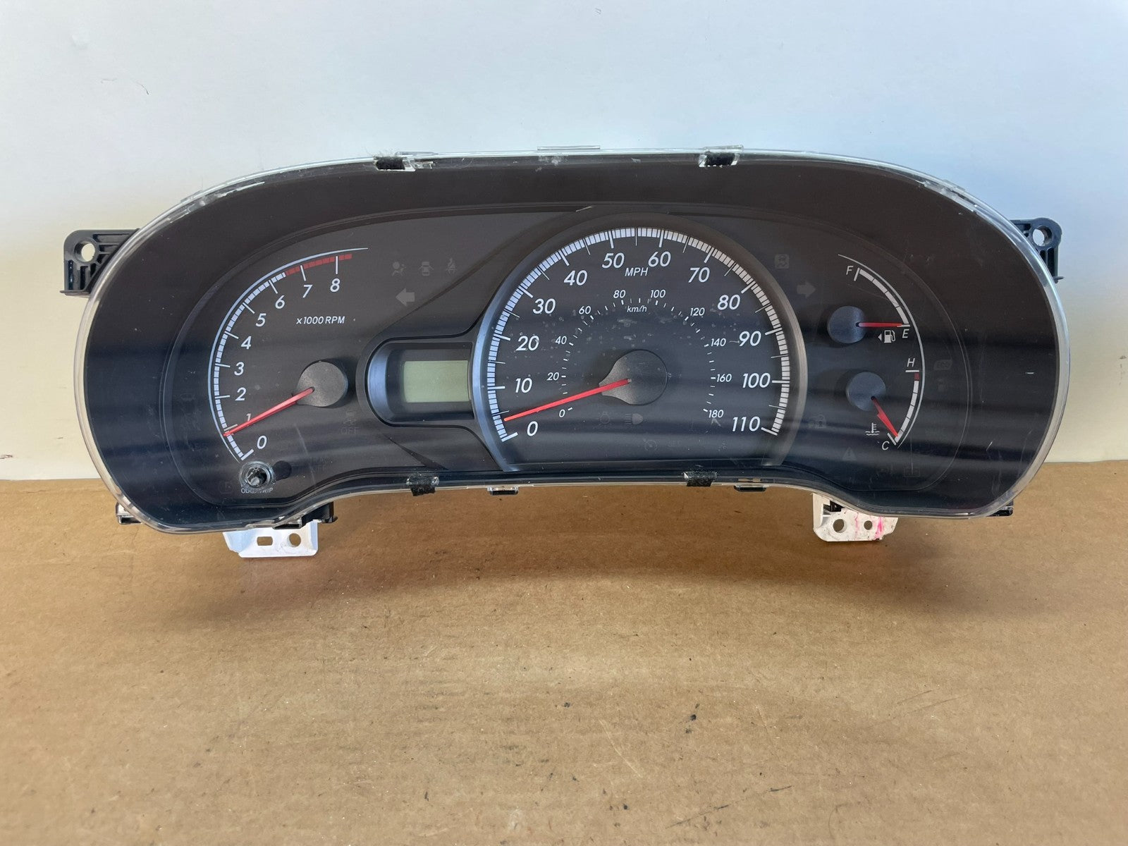 2011 2012 2013 2014 Toyota Sienna Speedometer Cluster Gauge AG0709 DW0
