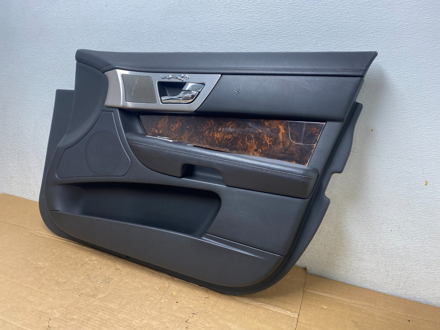 2009 to 2015 Jaguar XF OEM Front Right Passenger Interior Door Panel M6908 DG1