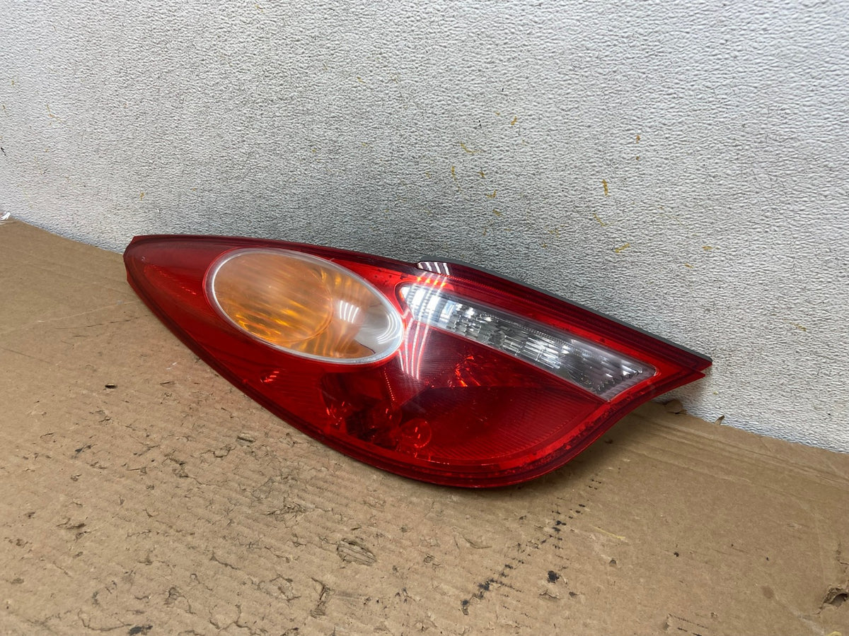 2004 2005 2006 Toyota Solara Left Driver Lh Side Tail Light AH9293 LK2