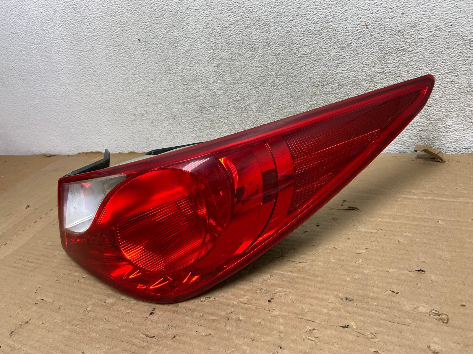 2011 2012 2013 Hyundai Sonata Right Passenger RH Tail Light AG8268 LK2