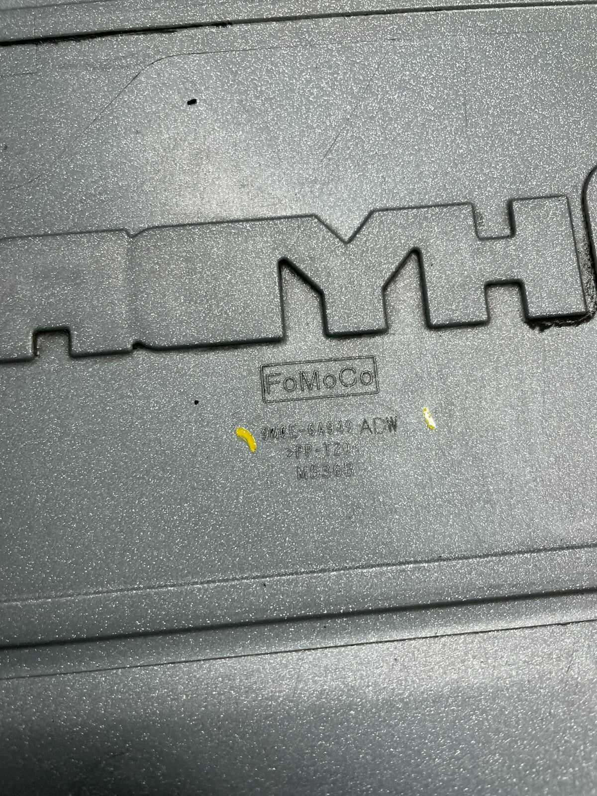 2009 to 2012 Ford Escape Engine Cover 9m6e-6a949-adw J6950 PS8