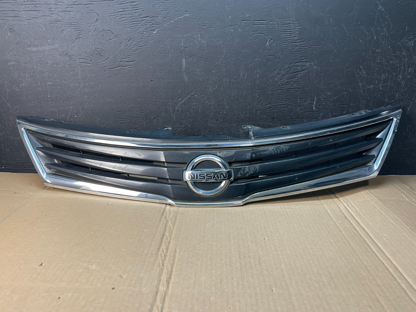 2007 2008 2009 Nissan Versa Sedan Front Upper Grill Grille AC5331 DG0