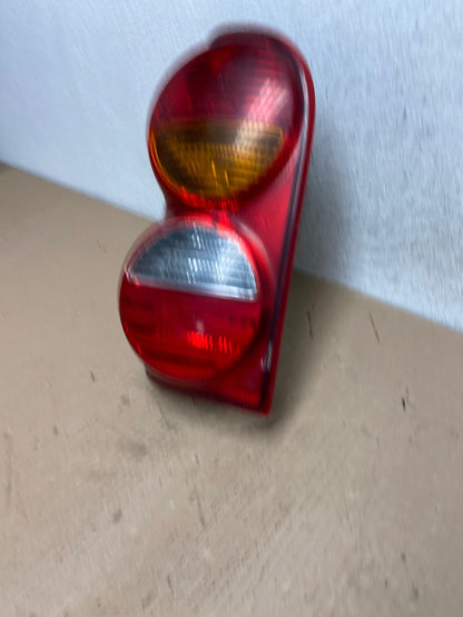 2002 2003 2004 Jeep Liberty Left Driver LH Side Tail Light AF3133 LK1