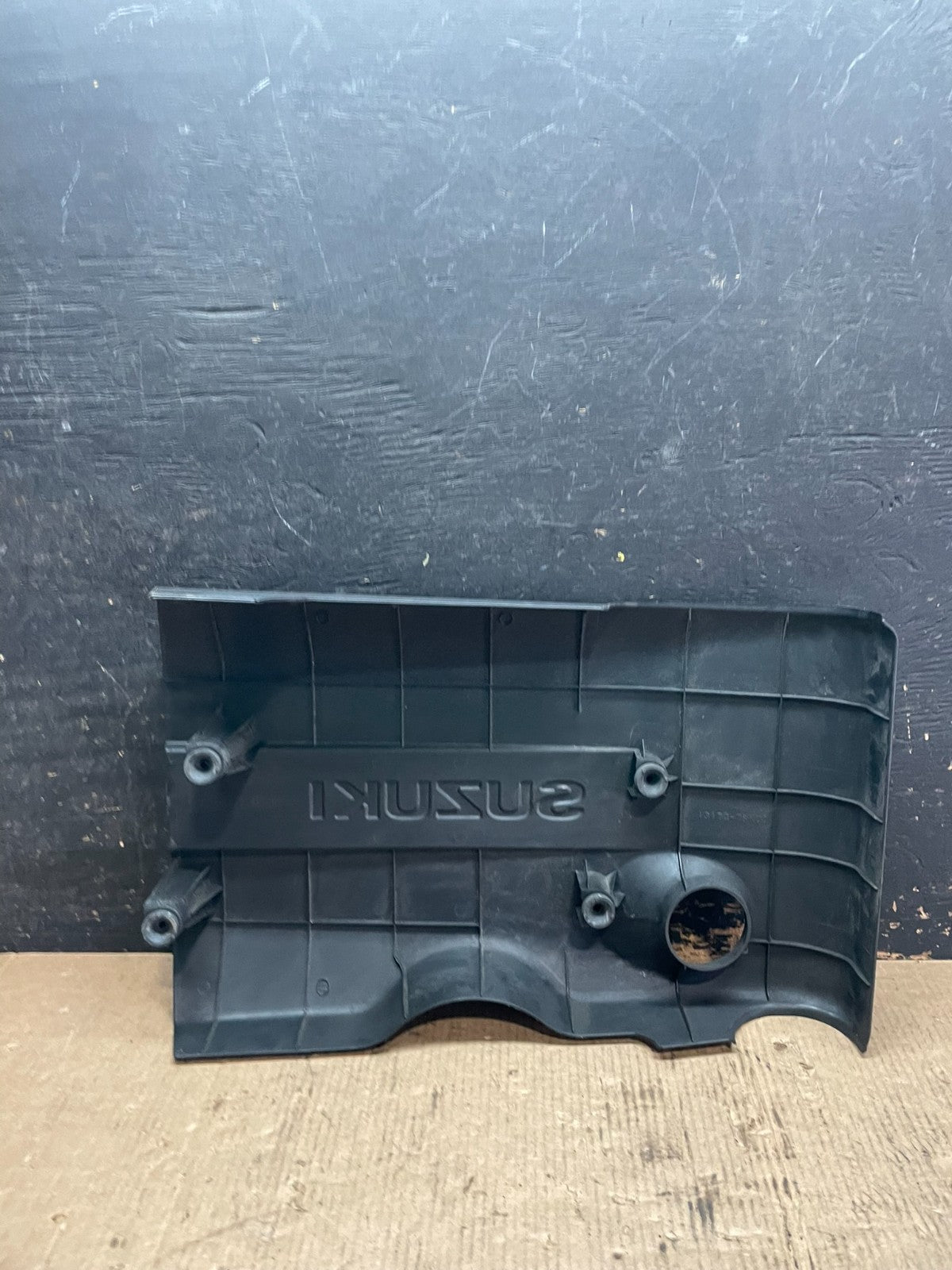 2009-2013 Suzuki Grand Vitara 2.4L Upper Top Engine Motor Dust Cover z6064 DG5
