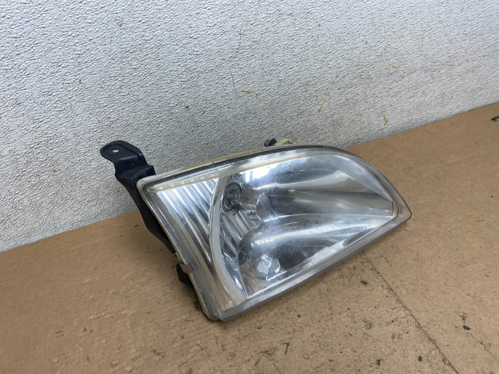 2001 2002 2003 Toyota Sienna Right Passenger Rh Side Headlight Halogen P9864 DW2