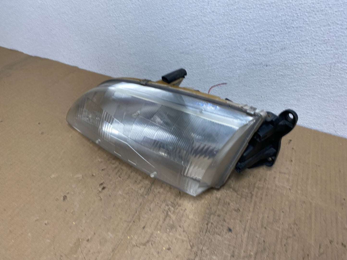 1998 to 1999 Mazda 626 Left Driver Lh Side Headlight Oem AB8472 DW1