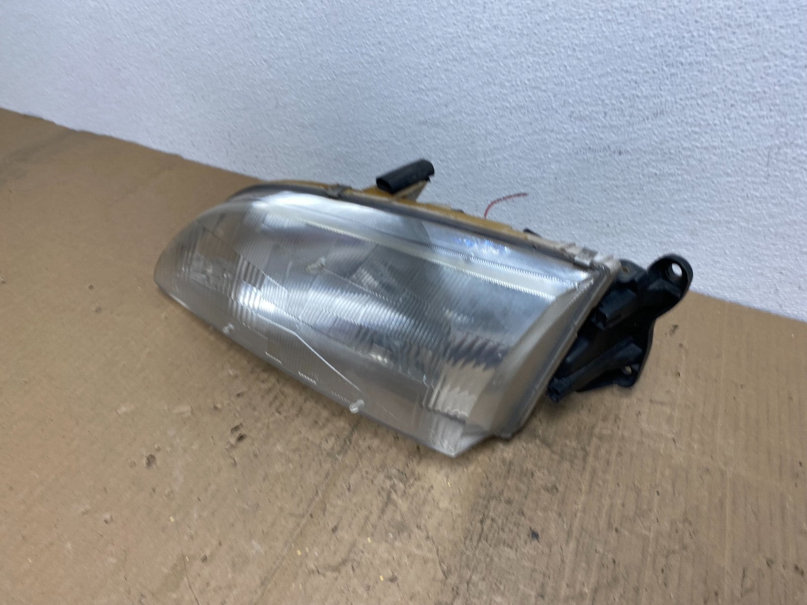 1998 to 1999 Mazda 626 Left Driver Lh Side Headlight Oem AB8472 DW1
