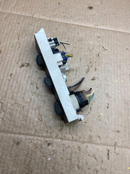 2001 - 2007 GMC Chevrolet Express 1500 Climate Control A/C V1403 DG3