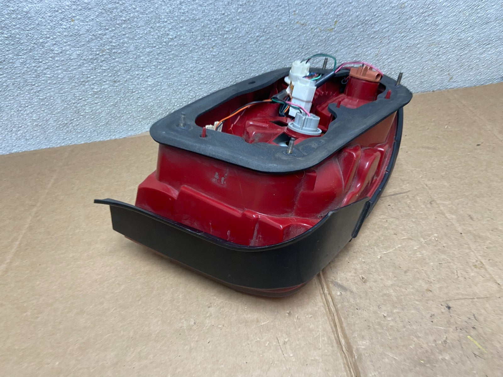 2002 - 2005 Hyundai Sonata Right Passenger RH Side Tail Light OEM AA1257 DW5