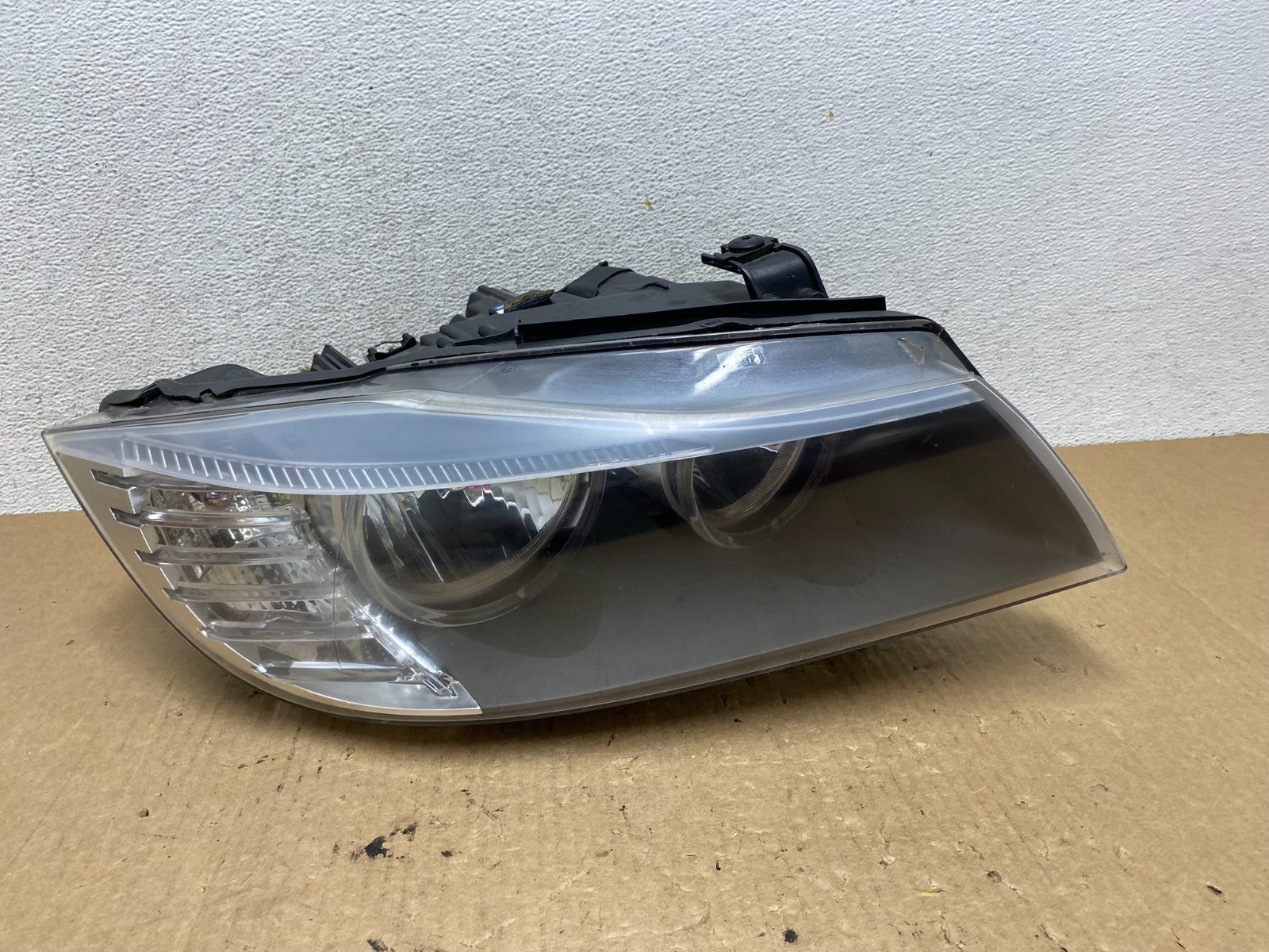 2009-2011 BMW 3 Series 328i 4/D Sedan Headlight Halogen Right Passenger AF97740