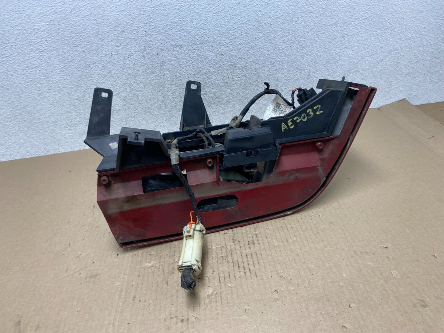 1992 to 2002 Cadillac Eldorado Right Passenger Headlight With Harness AE70328