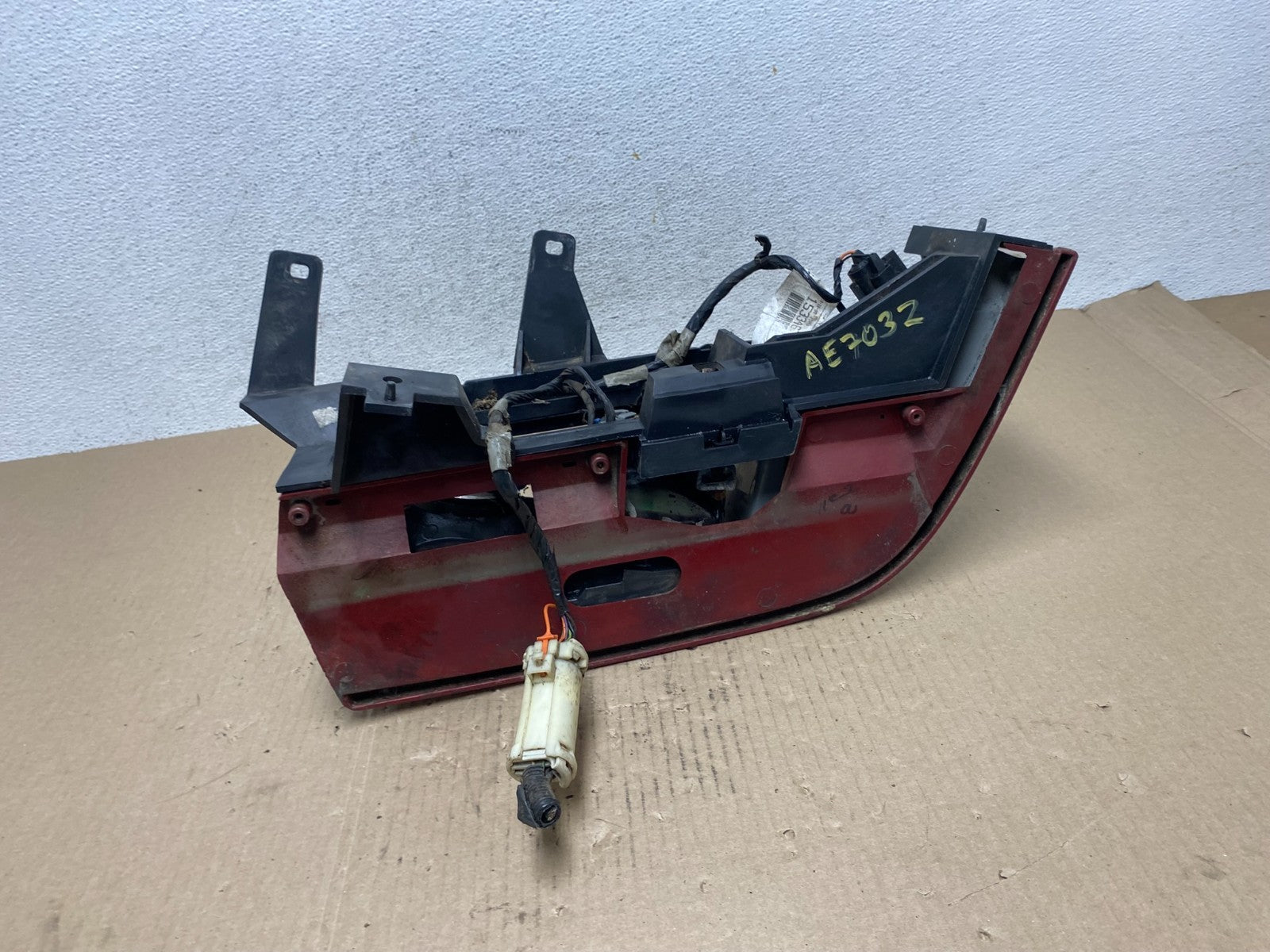 1992 to 2002 Cadillac Eldorado Right Passenger Headlight With Harness AE70328