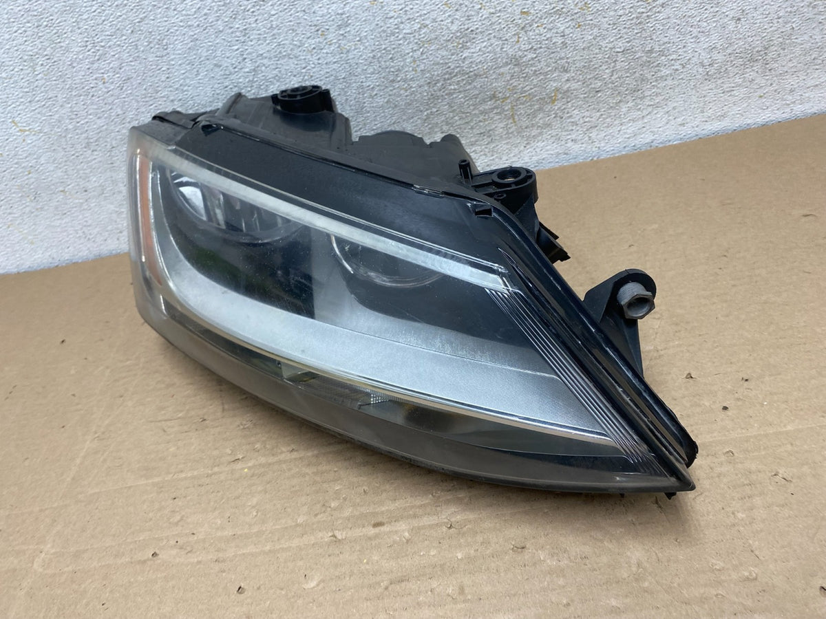 2011 to 2014 Volkswagen Jetta Right Passenger RH Headlight Halogen AH9474 DW1