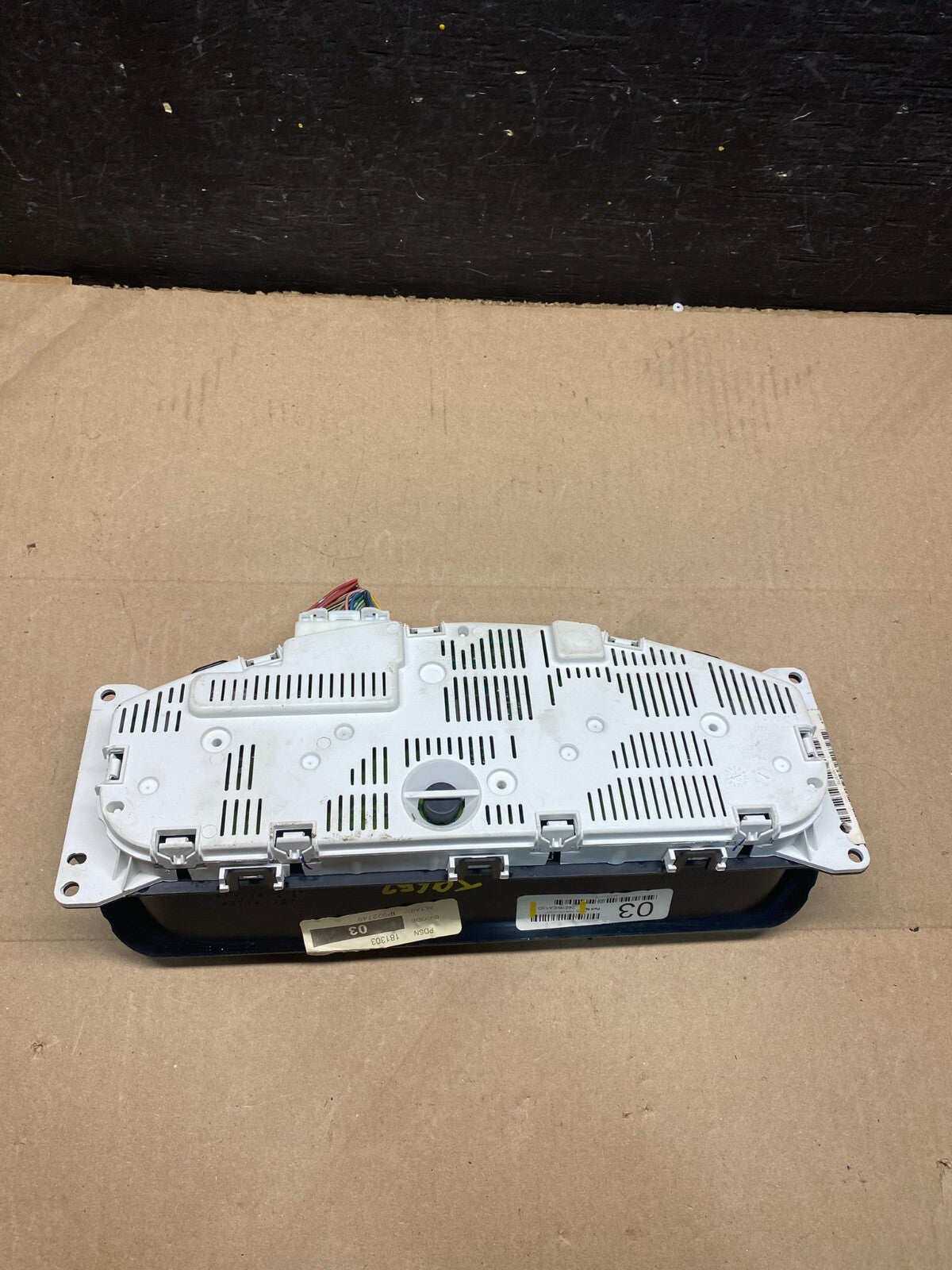 2005 Nissan Xterra Frontier Speedometer Cluster Gauge OEM J9652 DG5