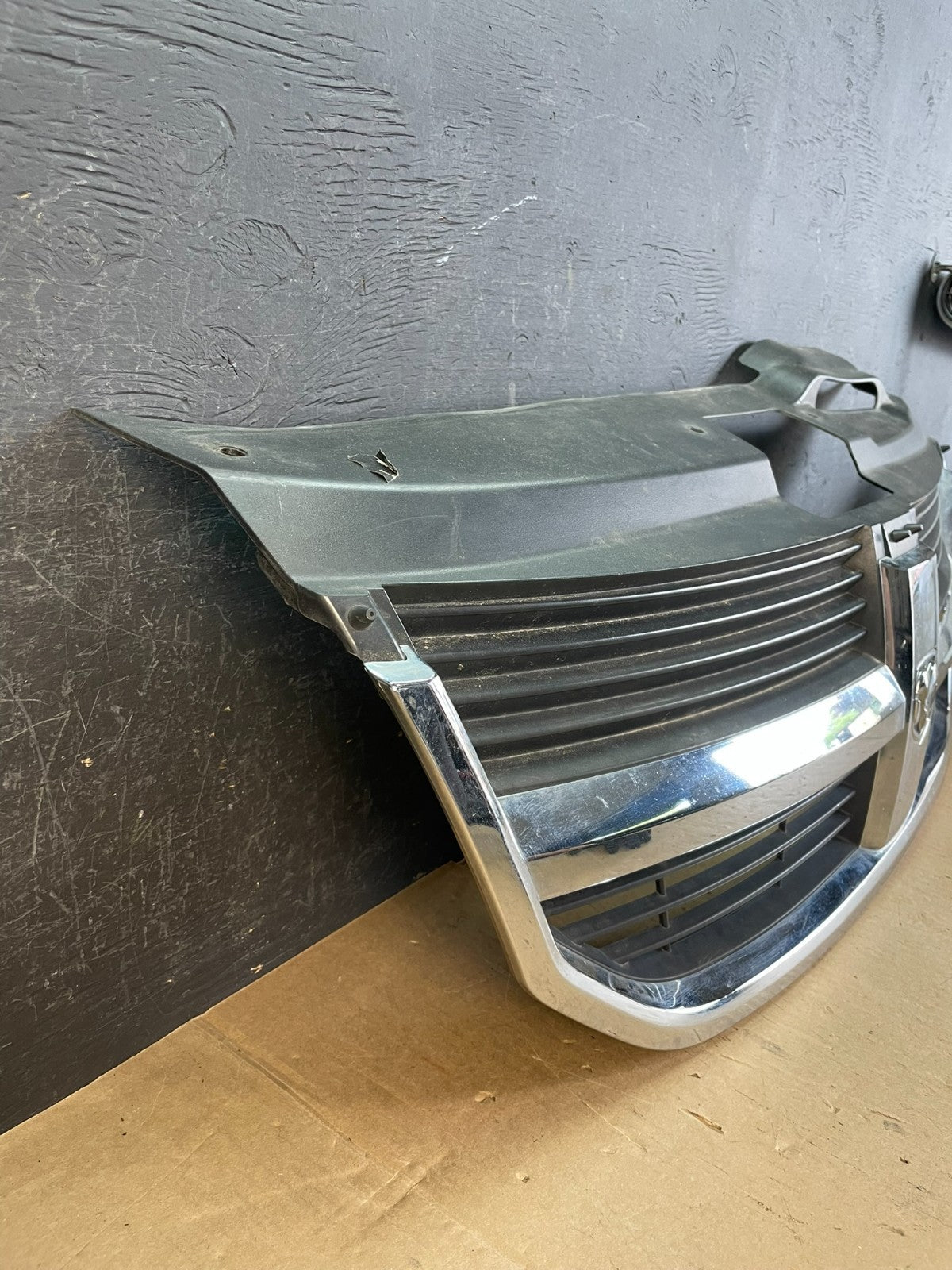 2009 to 2010 Dodge Journey Chrome Front Upper Grill Grille ad5792 DG2