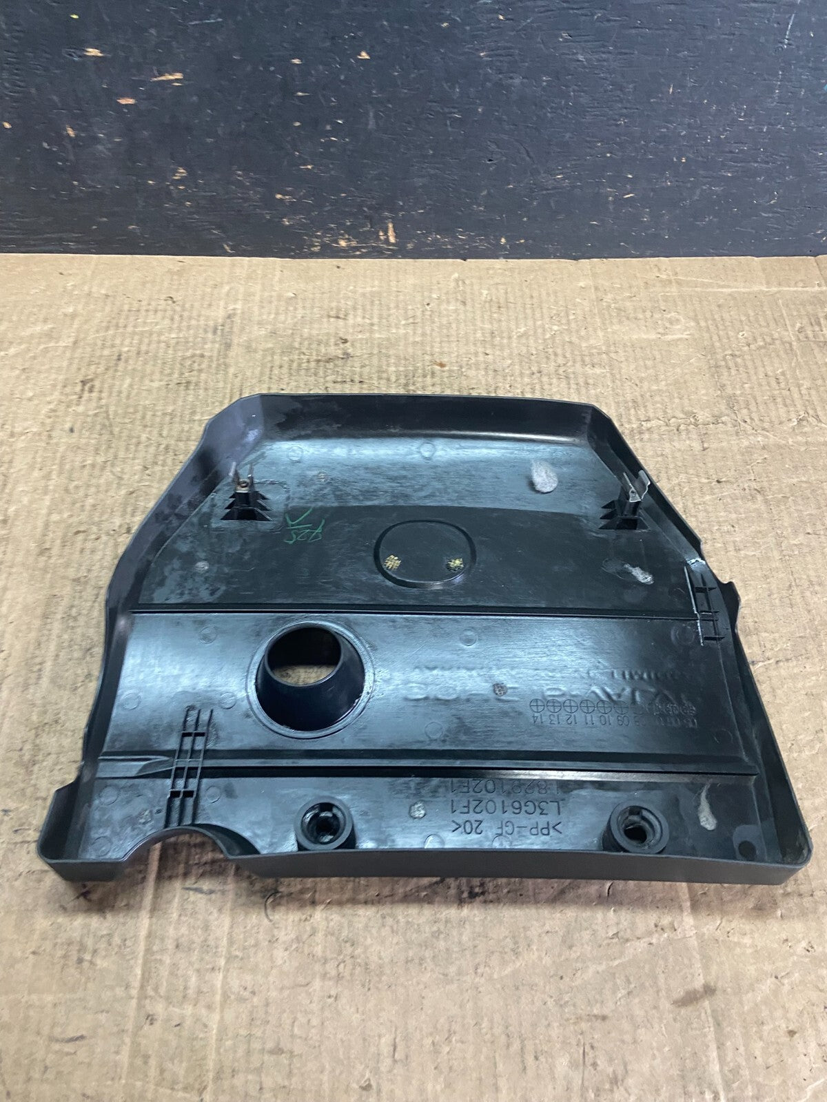 2004 to 2009 Mazda 3 DOHC 16 VALVE Engine Shield Top Cover O3302 PS4