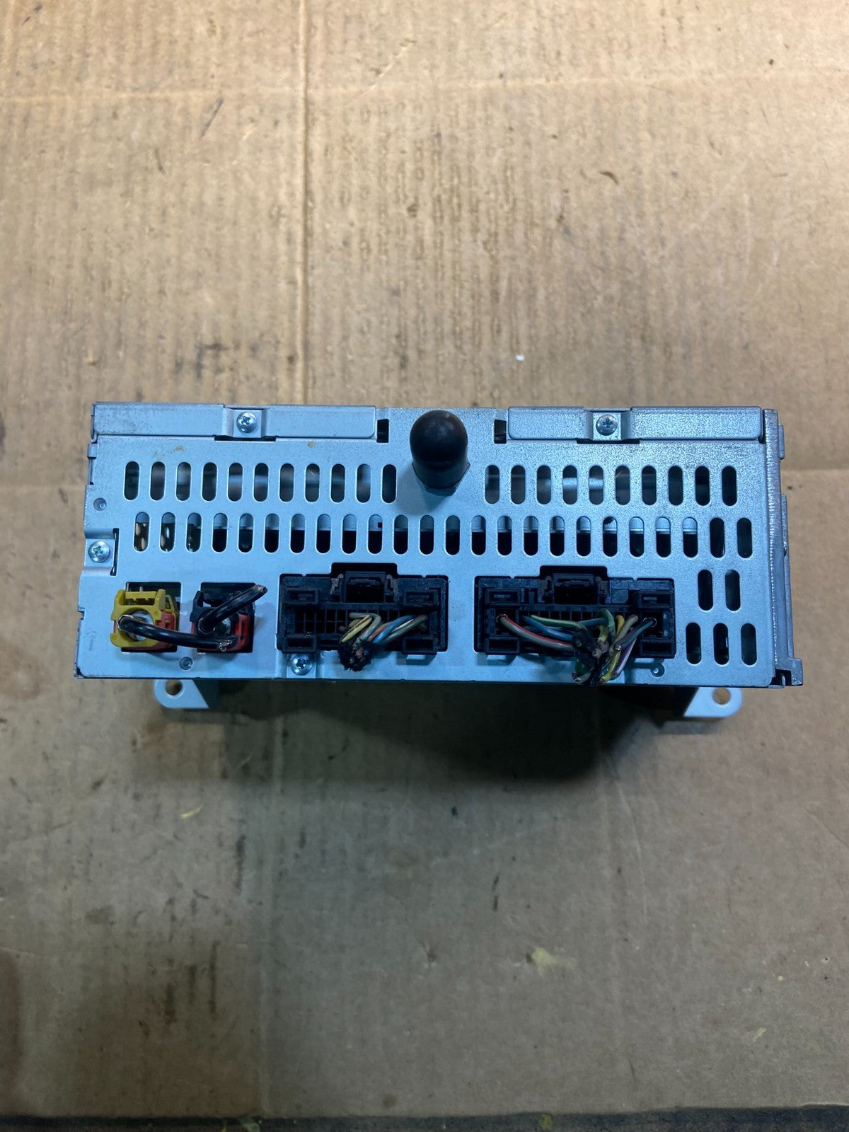 2011 to 2013 Ford Explorer Audio Equipment Radio Receiver AM FM CD Y7270 DG5
